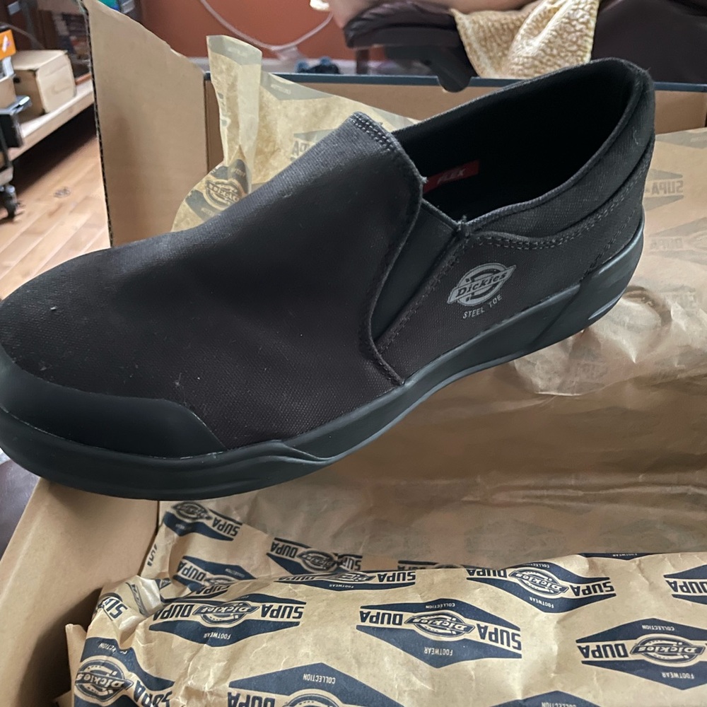 Dickies Supa Dupa Slip-on.   Black. Size 9